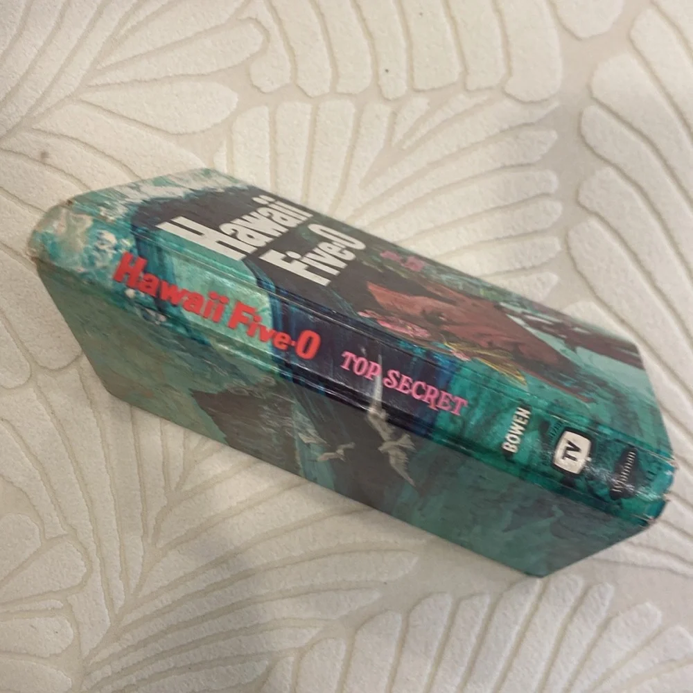 1969 “Hawaii Five-O: Top Secret” Book by Robert Sidney Bowen - Picture 9 of 11